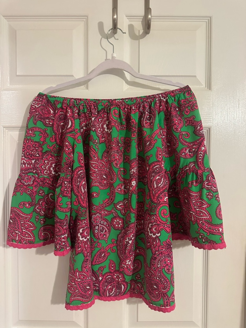 crown & ivy Green and Pink Paisley Off-Shoulder Blouse - Picture 2 of 10